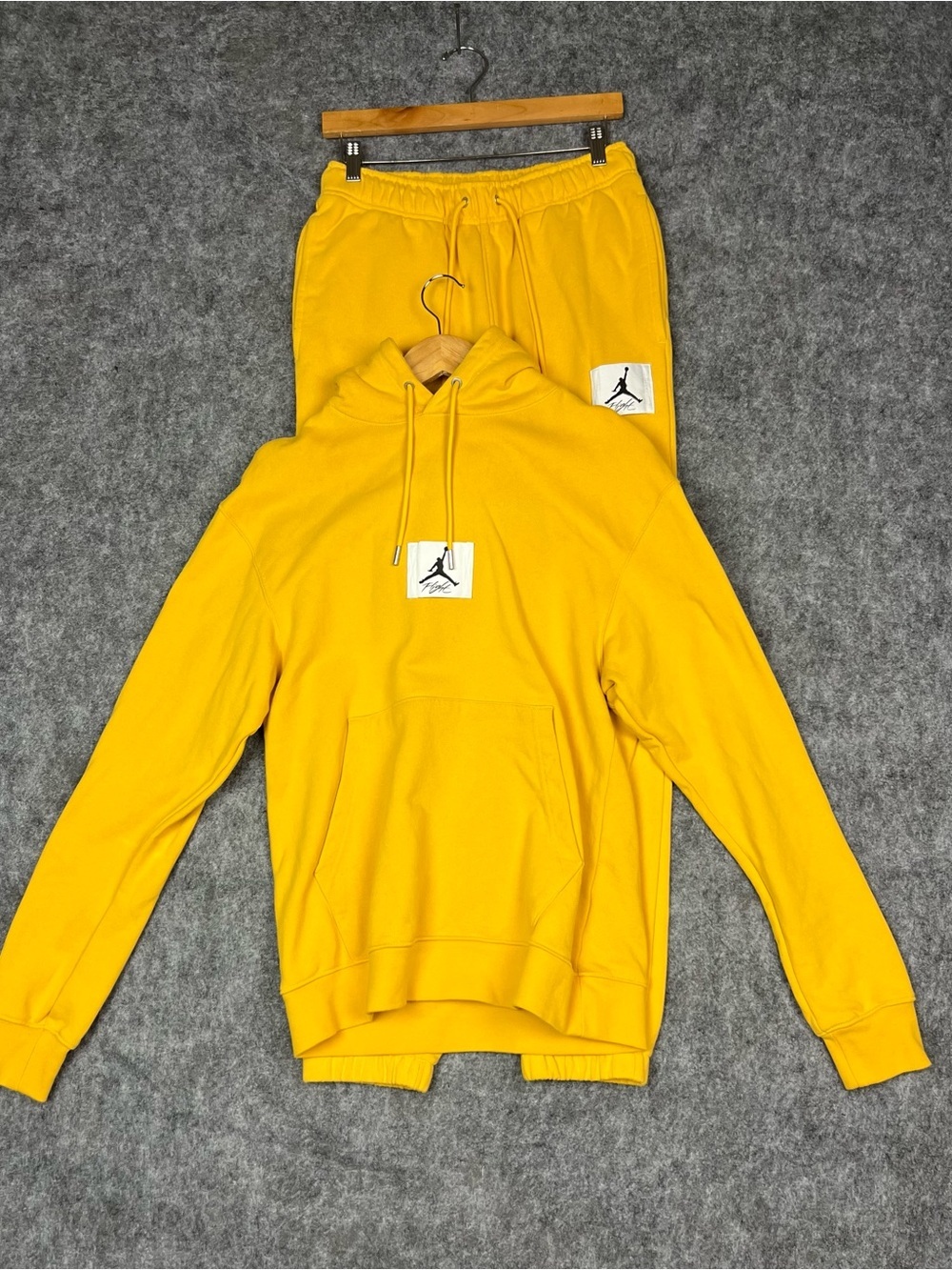Jordan sweatsuit set includes hoodie sweatpants Jumpman logo Size S